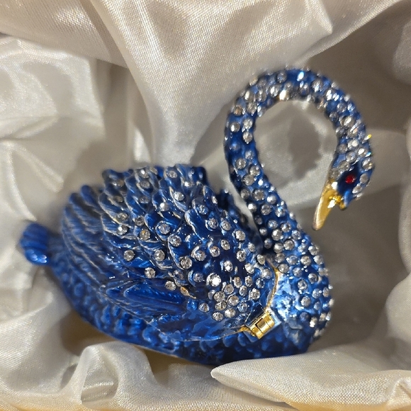 Source Unknown Other - (J20)  Blue and Gold Swan Figurine ( Jewlery Holder)